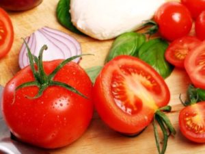 Darum sind Tomaten gesund: wenige Kalorien, viele Vitamine und Mineralstoffe